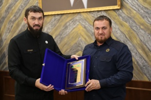 Сегодня вместе с куратором 3-го сектора, Председателем Парламента Чеченской Республики Магомедом Даудовым провели совещание